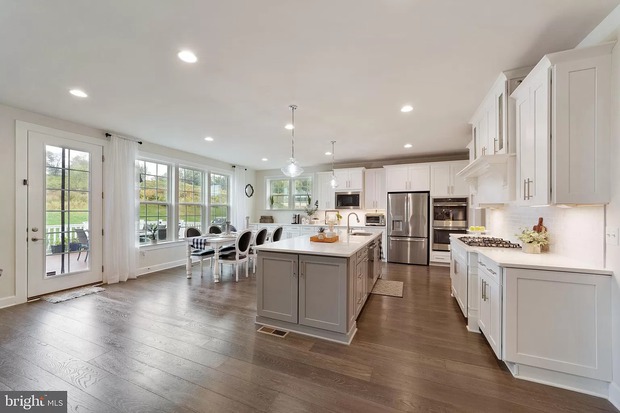 Mẹ Việt khoe nhà khiến dân tình mắt tròn mắt dẹt: diện tích 600m2 lại nằm giữa sân golf, ngắm nội thất mà mê mệt - Ảnh 17.