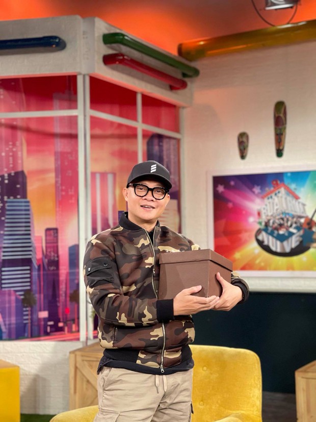 BTV Trần Quang Minh: Nếu thu nhập tốt, có đăng gì lên mạng cũng chẳng ai nói bạn sống ảo! - Ảnh 8. BTV Trần Quang Minh: Nếu thu nhập tốt, có đăng gì lên mạng cũng chẳng ai nói bạn sống ảo! - Ảnh 8.