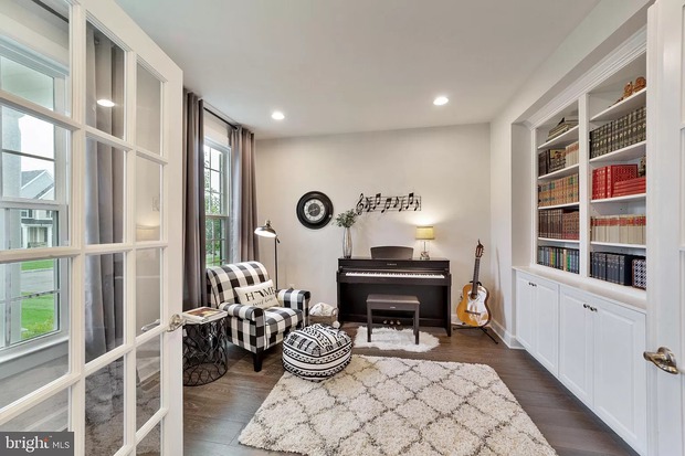 Mẹ Việt khoe nhà khiến dân tình mắt tròn mắt dẹt: diện tích 600m2 lại nằm giữa sân golf, ngắm nội thất mà mê mệt - Ảnh 8.