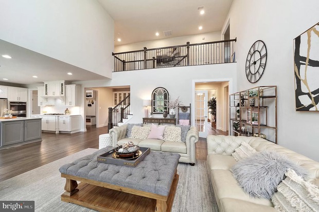 Mẹ Việt khoe nhà khiến dân tình mắt tròn mắt dẹt: diện tích 600m2 lại nằm giữa sân golf, ngắm nội thất mà mê mệt - Ảnh 4.