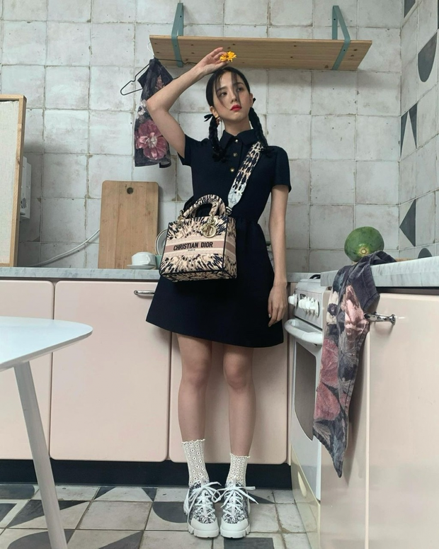 Netizen tranh cãi Jisoo (BLACKPINK) có khuôn mặt phù hợp làm diễn viên hay idol, câu chốt hạ khiến ai cũng gật gù - Ảnh 3.