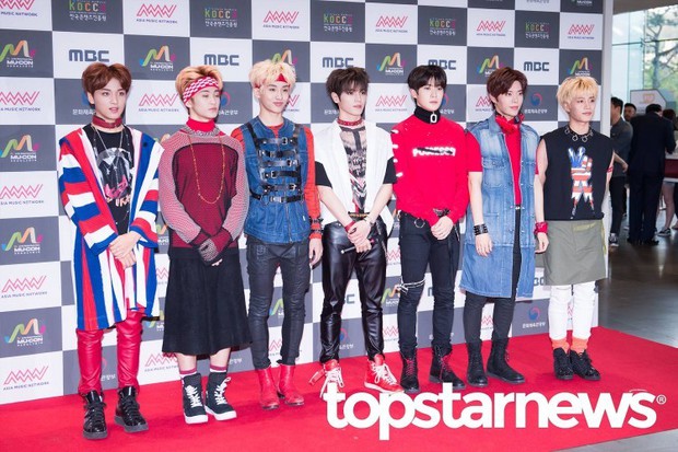 Netizen Việt “đào” lại loạt “bằng chứng” chứng minh idol nhà SM từ đời này qua đời khác đều “bất hòa” với stylist? - Ảnh 16.