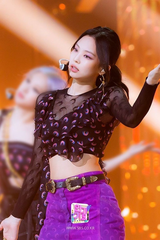 90% idol Hàn đều nghiện thương hiệu vầng trăng khuyết nhưng netizen lại chẳng mấy ai cảm được - Ảnh 1.