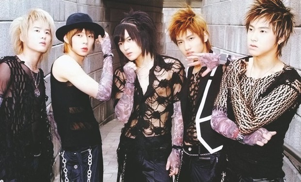 Netizen Việt “đào” lại loạt “bằng chứng” chứng minh idol nhà SM từ đời này qua đời khác đều “bất hòa” với stylist? - Ảnh 2.