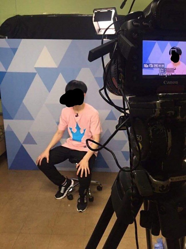 Vnet bàng hoàng trước hậu trường siêu giả trân của Inkigayo, tranh thủ cà khịa: Mấy nhóm đông dân chắc ngồi lên đầu nhau quá! - Ảnh 11.