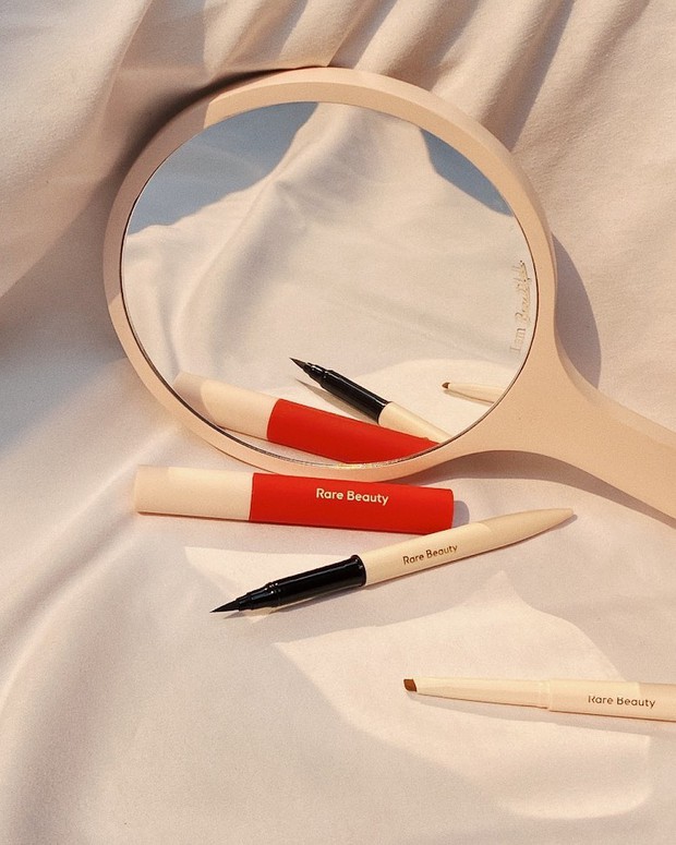 Xem loạt review chân thật của hai nàng beauty blogger Việt về bộ mỹ phẩm mới toanh của Selena Gomez - Ảnh 11. Xem loạt review chân thật của hai nàng beauty blogger Việt về bộ mỹ phẩm mới toanh của Selena Gomez - Ảnh 11.