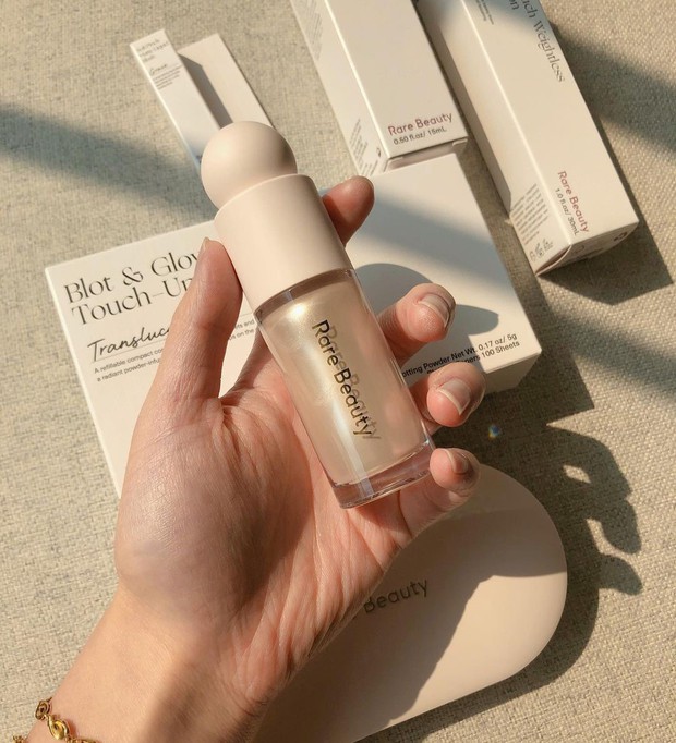 Xem loạt review chân thật của hai nàng beauty blogger Việt về bộ mỹ phẩm mới toanh của Selena Gomez - Ảnh 9. Xem loạt review chân thật của hai nàng beauty blogger Việt về bộ mỹ phẩm mới toanh của Selena Gomez - Ảnh 9.