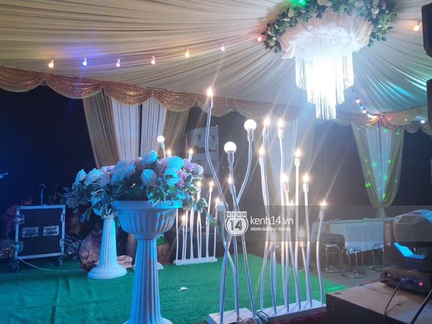 Tiệc đãi khách trước đám cưới Công Phượng ở Nghệ An: Chú rể rạng rỡ liên hoan cùng gia đình, khách đông như trẩy hội, hé lộ lễ đường cho hôn lễ ngày mai! - Ảnh 13.