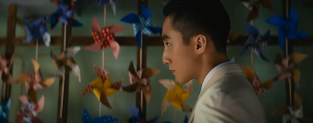 Lý giải đoạn kết khó hiểu trong MV của Sơn Tùng M-TP, hình ảnh chong chóng và nhiều biển hiệu có tên đáng ngờ mang ý nghĩa gì đây? - Ảnh 6.