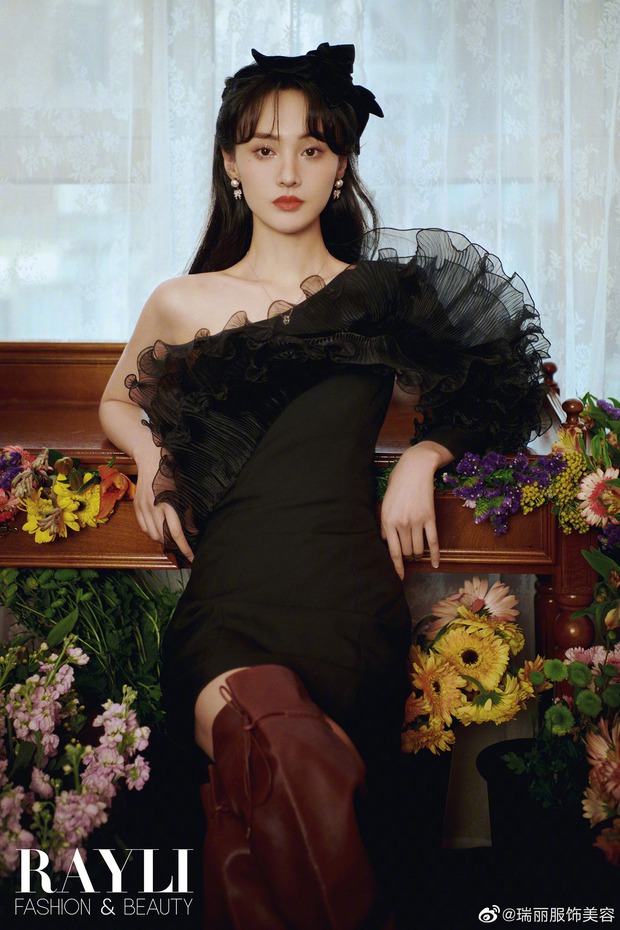 Váy đen không phải lúc nào cũng tôn dáng: Trịnh Sảng sang như bà hoàng, còn Lia (ITZY) thấy thương vì bị dìm dáng - Ảnh 4.