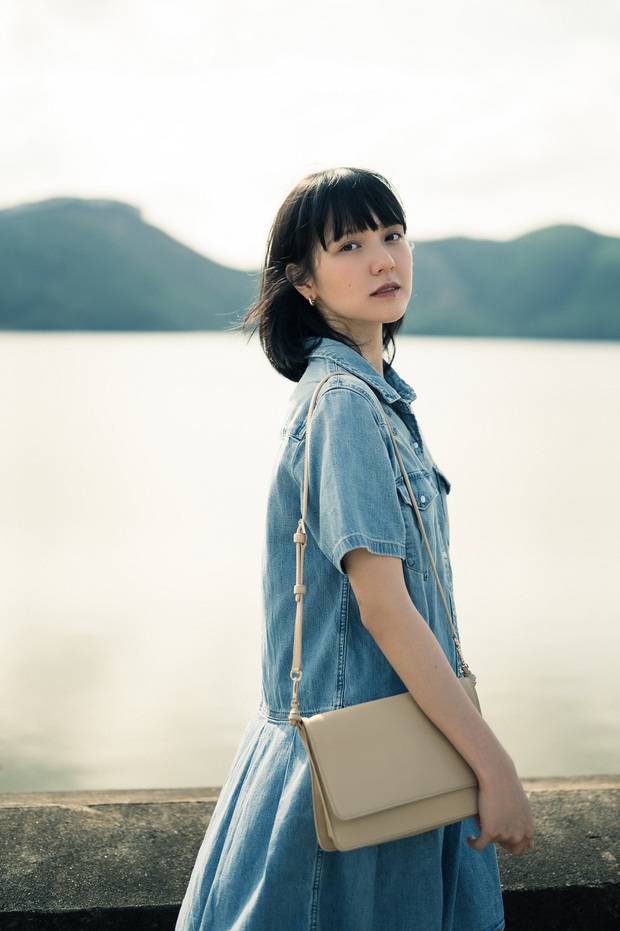 Sơn Tùng M-TP mặc vest điển trai còn Hải Tú thì xinh đẹp trong veo như mối tình đầu, fan xem MV mà xỉu ngang xỉu dọc - Ảnh 10.