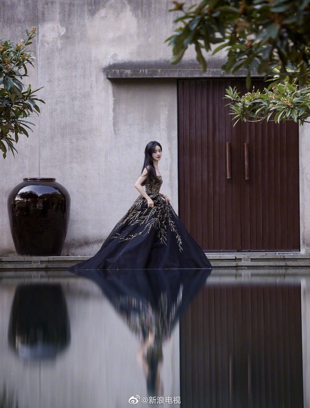 Siêu thảm đỏ Cbiz: Nhiệt Ba đẹp vô thực, chặt chém Dương Mịch - Dương Tử, Tiêu Chiến đọ vẻ soái ca bên Vương Nhất Bác - Ảnh 13.