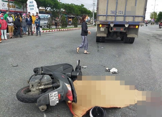 Woman driving a SH motorcycle died at the wheel of a truck - Photo 5.