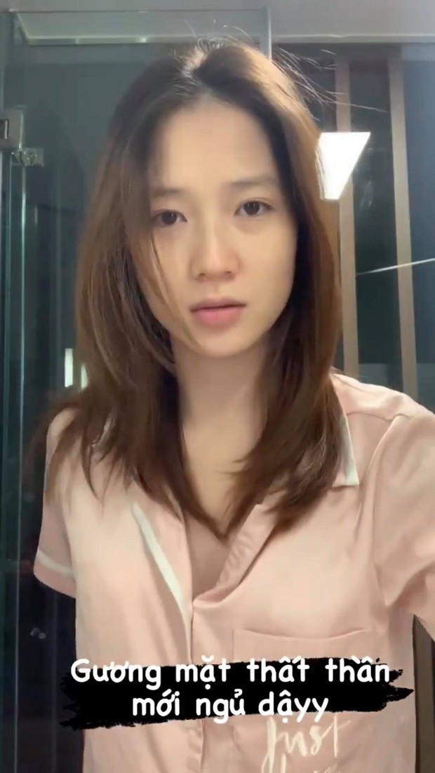 Bà xã JustaTee lại khiến hội gái chưa chồng áp lực khi khoe mặt mộc mới ngủ dậy - Ảnh 2.