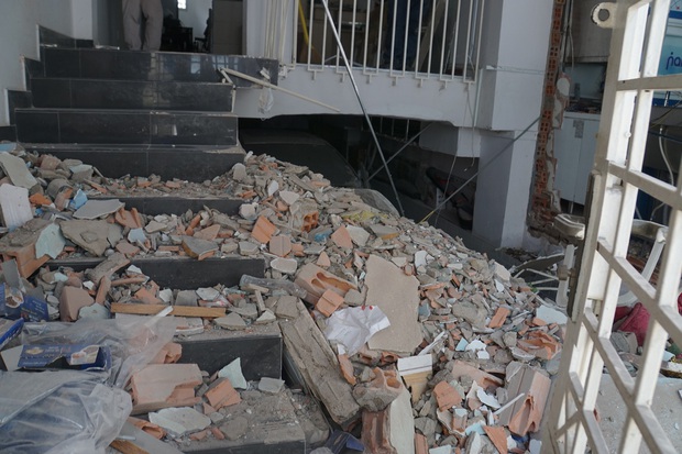 Ảnh: Cận cảnh hiện trường quán bún ở Sài Gòn bị nổ tung, chỉ còn lại đống đổ nát - Ảnh 7.