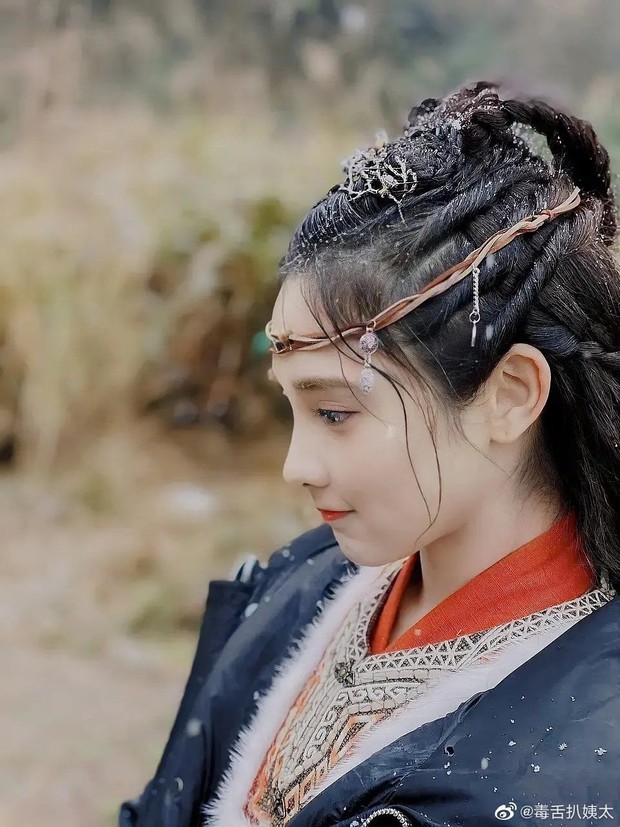 Netizen xỉu lên xỉu xuống với nhan sắc tiên tử của Bành Tiểu Nhiễm ở phim mới nhưng sao giống thời Đông Cung dữ ta! - Ảnh 3.