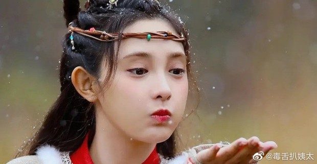 Netizen xỉu lên xỉu xuống với nhan sắc tiên tử của Bành Tiểu Nhiễm ở phim mới nhưng sao giống thời Đông Cung dữ ta! - Ảnh 2.
