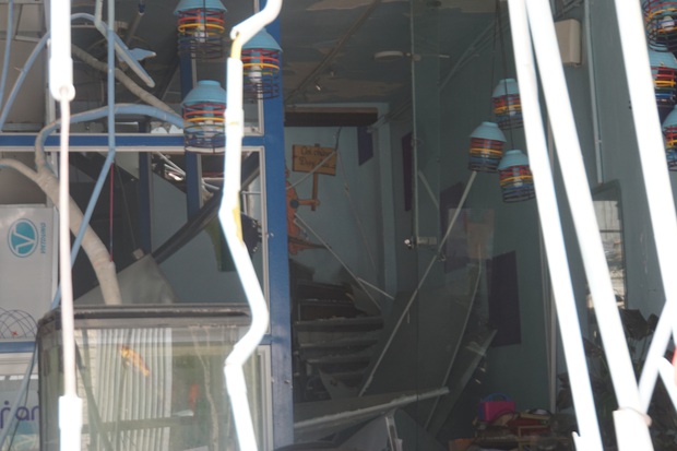 Ảnh: Cận cảnh hiện trường quán bún ở Sài Gòn bị nổ tung, chỉ còn lại đống đổ nát - Ảnh 10.