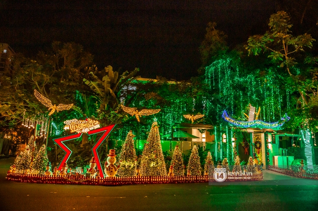 2 căn biệt thự sáng nhất khu nhà giàu quận 7 mùa Noel: Độ chịu chi của gia chủ đố ai sánh được! - Ảnh 1.