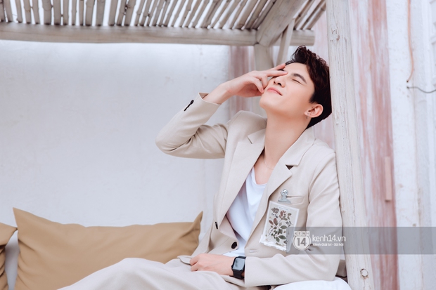 Tân binh Trần Ngọc Vàng lo sốt vó về antifan ngày nay, đến giờ vẫn ám ảnh một câu nói của đạo diễn Người Cần Quên Phải Nhớ - Ảnh 7.