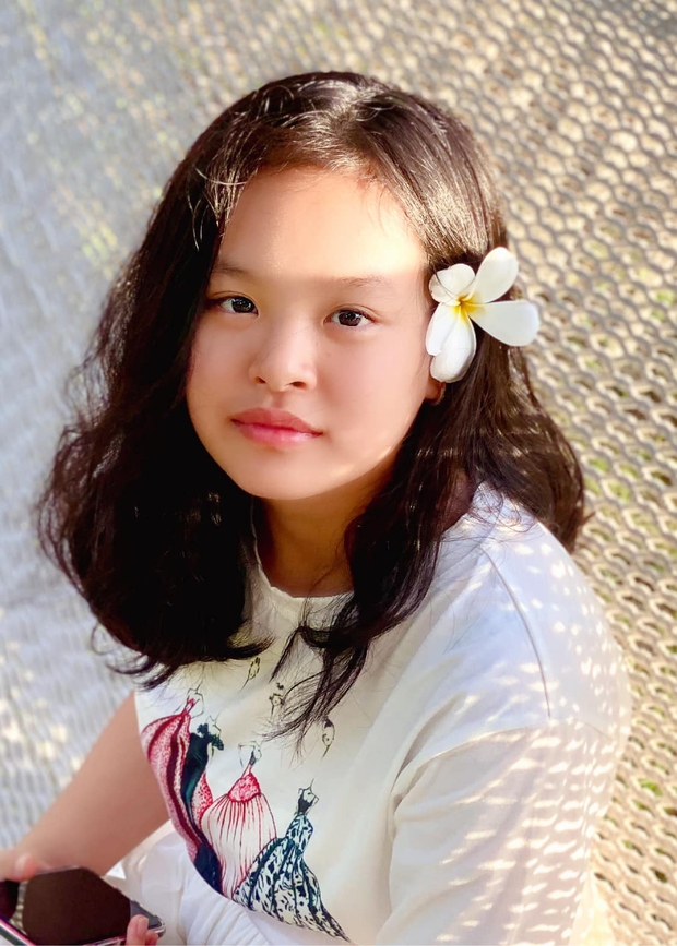 Suti mè nheo của Bố Ơi, Mình Đi Đâu Thế? sau 6 năm: 12 tuổi đã cao gần bằng mẹ Thúy Hạnh, học trường quốc tế học phí trăm triệu - Ảnh 6.