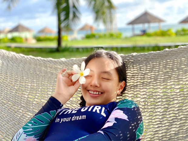 Suti mè nheo của Bố Ơi, Mình Đi Đâu Thế? sau 6 năm: 12 tuổi đã cao gần bằng mẹ Thúy Hạnh, học trường quốc tế học phí trăm triệu - Ảnh 7.