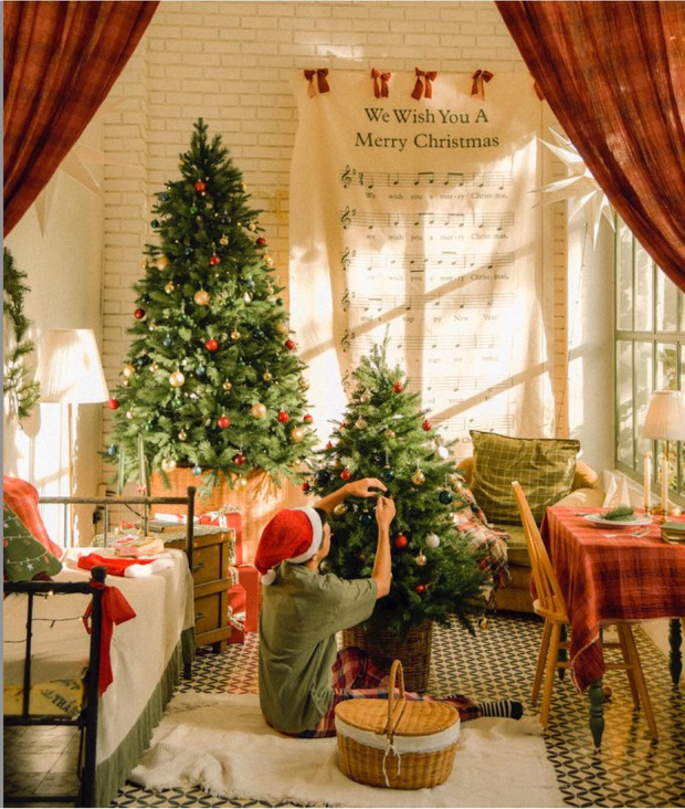 Chàng trai trang trí căn phòng Giáng sinh đẹp như cổ tích, nhìn thơ đến mức dân tình chỉ muốn ở nhà để chill Noel - Ảnh 3.