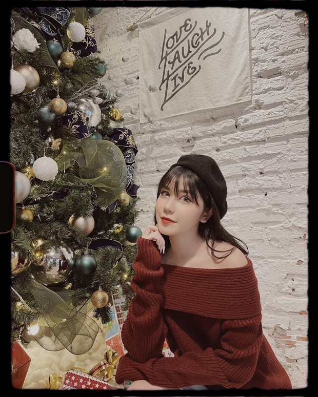 Bùng nổ nhan sắc gái xinh trên MXH đêm Giáng sinh, ai cũng tranh slot sống ảo xem mà ghiền - Ảnh 13.