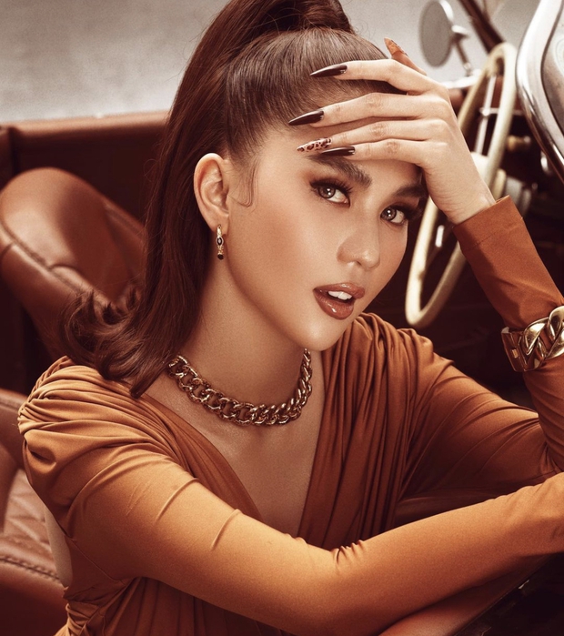 Ngọc Trinh tung loạt ảnh khoe body nóng hừng hực, nhưng màn “dằn mặt” căng đét ai đó mới gây xôn xao! - Ảnh 4.