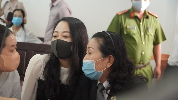 Nữ tiếp viên hàng không bị xe Mercedes tông kháng cáo: Tôi lo lắng vì có thể sẽ không nhận được đồng bồi thường nào - Ảnh 1.