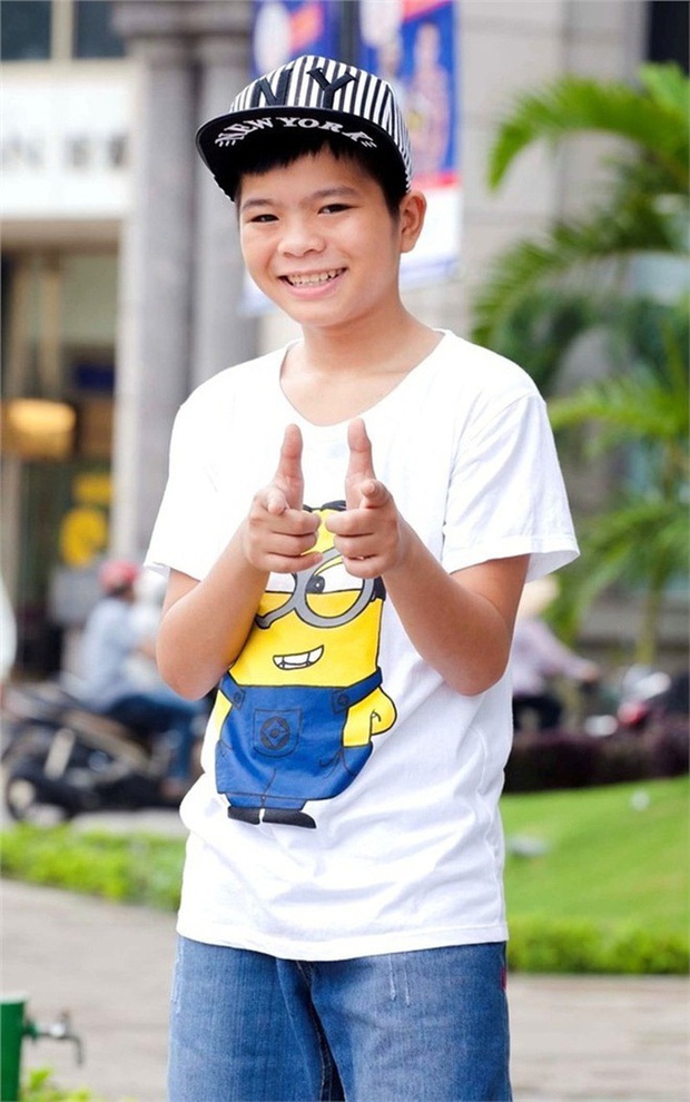 Quang Anh (The Voice Kids) gây choáng với bộ ảnh mới theo phong cách sexy, trang điểm đậm - Ảnh 2.