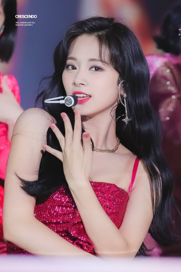 Hot lại khoảnh khắc loạt idol đờ đẫn vì hiệu ứng Tzuyu tại AAA 2019 ở Việt Nam, bảo sao thành gương mặt đẹp nhất thế giới - Ảnh 8.