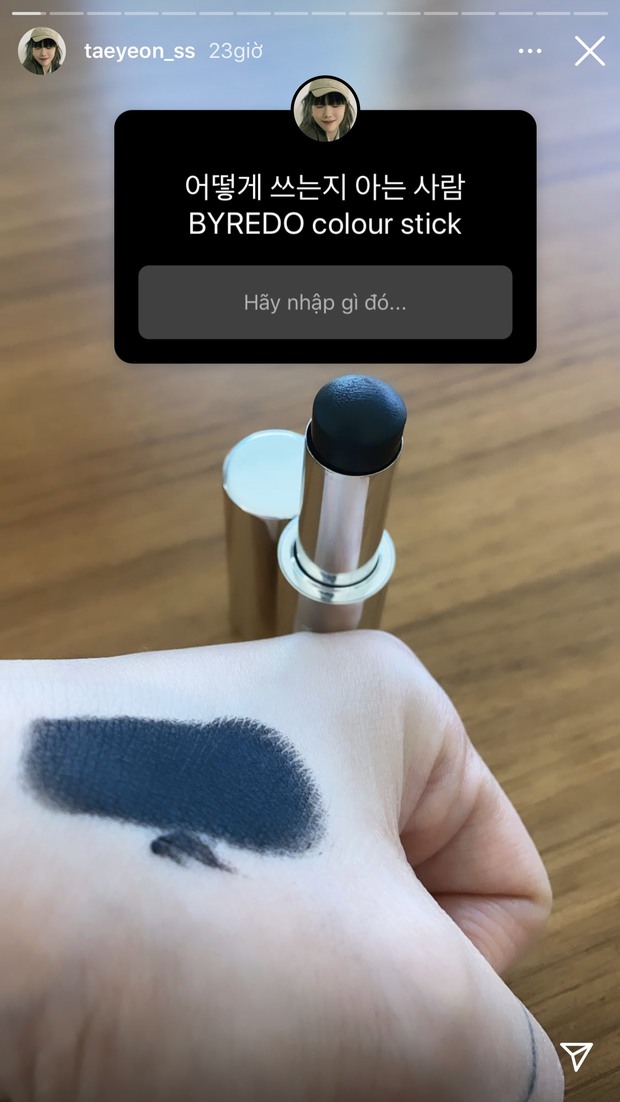 Mua son đen mà không biết cách dùng, Taeyeon nhờ fan tư vấn và loạt cái kết “đi vào lòng đất” - Ảnh 2.