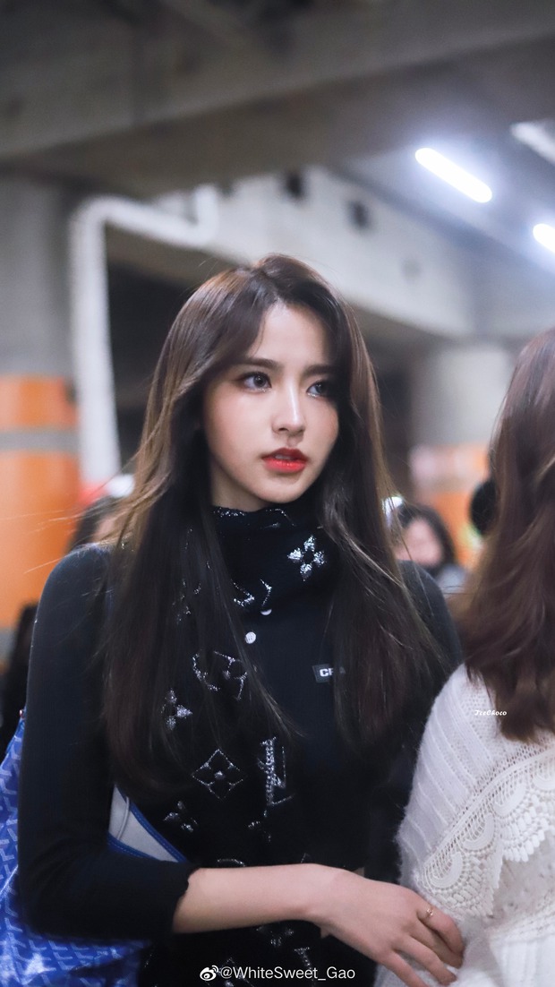 Dở khóc dở cười chuyện học trò xinh nhất của Lisa bị dìm hàng: Tưởng hoàn hảo, ai ngờ nhìn bóng ảnh mới ngã ngửa - Ảnh 6.