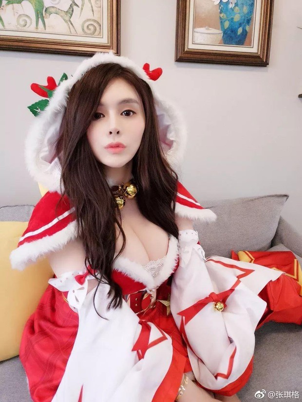 Những màn hóa thân Bà già Noel nóng bỏng khiến người xem mất ăn, mất ngủ của các nữ streamer sexy hàng đầu Trung Quốc - Ảnh 6.