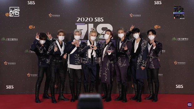 Thảm đỏ SBS Gayo Daejun 2020: aespa tiếp tục là thảm họa thời trang, RM (BTS) diện đồ thùng thình như... mượn của bố - Ảnh 18.