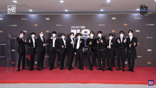 Thảm đỏ SBS Gayo Daejun 2020: aespa tiếp tục là thảm họa thời trang, RM (BTS) diện đồ thùng thình như... mượn của bố - Ảnh 17.