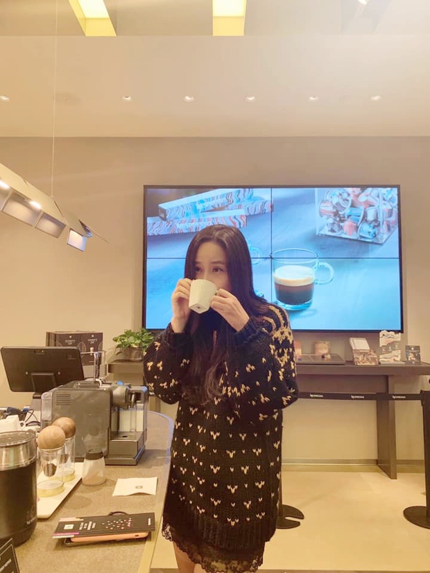 Hậu bị chỉ trích vì ăn mặc phản cảm, Mai Phương Thuý có pha “bẻ lái” xoay 180 độ gây ngỡ ngàng! - Ảnh 2.