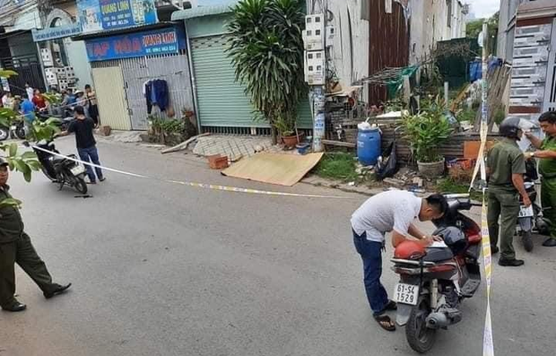 Bình Dương: Bị tạt đầu, tài xế xe ben dùng gậy đánh người đi xe máy tử vong tại chỗ - Ảnh 1. Bình Dương: Bị tạt đầu, tài xế xe ben dùng gậy đánh người đi xe máy tử vong tại chỗ - Ảnh 1.