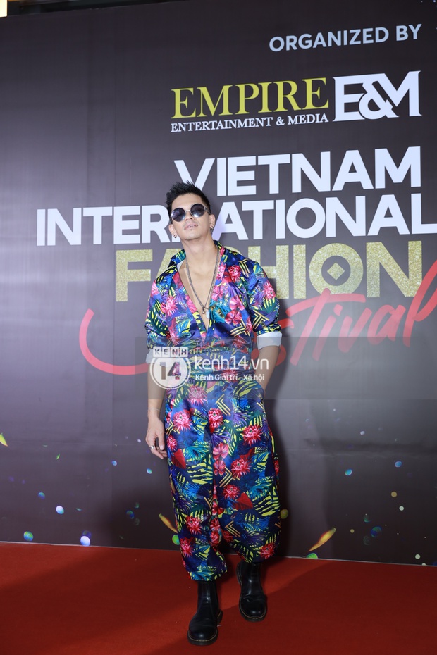 Thảm đỏ VIFF ngày 2: Lãnh Thanh - Trọng Hiếu Idol nổi bật, người mẫu Anh Thư gây thất vọng tràn trề vì set đồ sai sai - Ảnh 10. Thảm đỏ VIFF ngày 2: Lãnh Thanh - Trọng Hiếu Idol nổi bật, người mẫu Anh Thư gây thất vọng tràn trề vì set đồ sai sai - Ảnh 10.