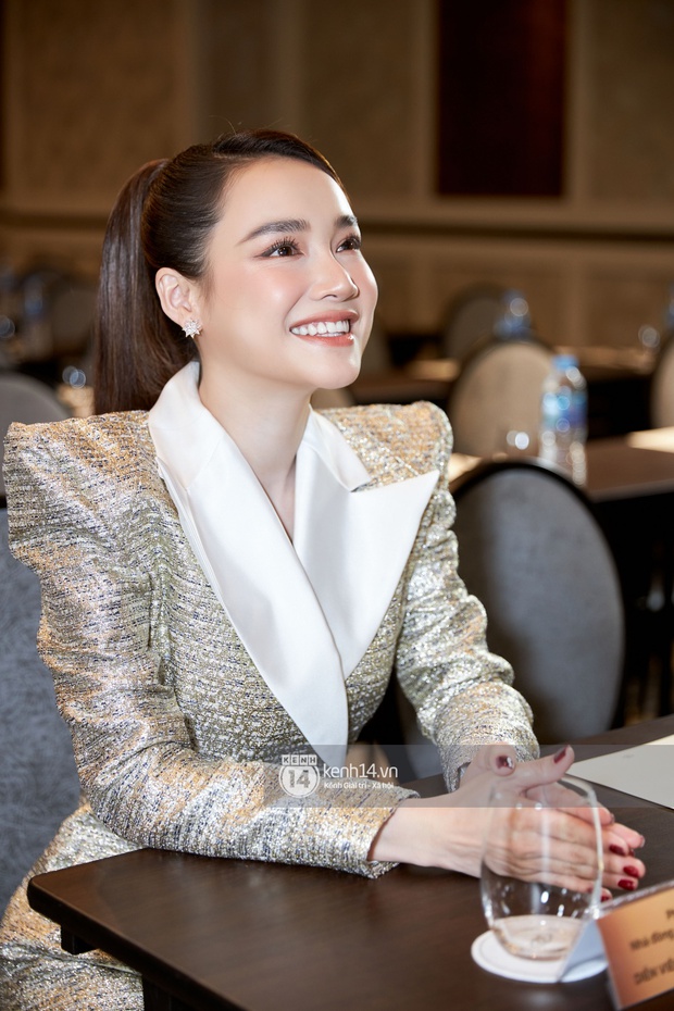 Sự kiện hot nhất hôm nay: “Mẹ bỉm” Nhã Phương lên đồ cá tính bên Trường Giang, Diễm My 9X và Thuý Ngân thi nhau đọ vòng 1 gợi cảm! - Ảnh 5. Sự kiện hot nhất hôm nay: “Mẹ bỉm” Nhã Phương lên đồ cá tính bên Trường Giang, Diễm My 9X và Thuý Ngân thi nhau đọ vòng 1 gợi cảm! - Ảnh 5.