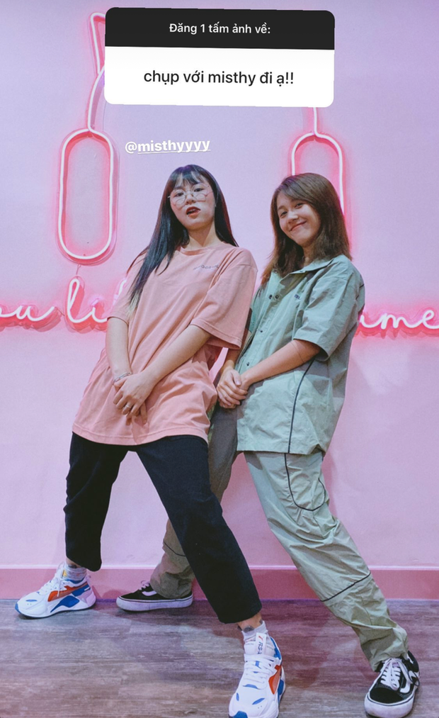 Bỗng dưng Tlinh đi lạc vào BTS ảnh ngày xưa ơi của Hậu Hoàng, mối quan hệ gì đây ta? - Ảnh 15. Bỗng dưng Tlinh đi lạc vào BTS ảnh ngày xưa ơi của Hậu Hoàng, mối quan hệ gì đây ta? - Ảnh 15.