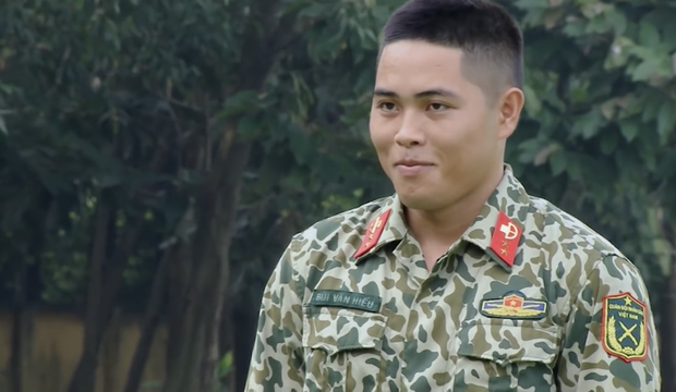 Chú Ngạn pha ke cười thẹn thùng khi được tập với Khánh Vân, ai ngờ bị gái xinh đi đường quyền sấp mặt - Ảnh 3. Chú Ngạn pha ke cười thẹn thùng khi được tập với Khánh Vân, ai ngờ bị gái xinh đi đường quyền sấp mặt - Ảnh 3.