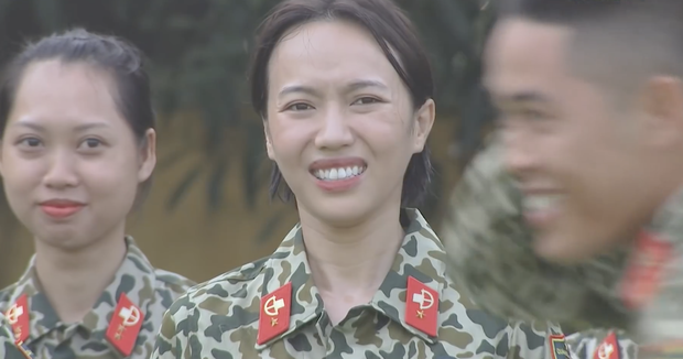 Chú Ngạn pha ke cười thẹn thùng khi được tập với Khánh Vân, ai ngờ bị gái xinh đi đường quyền sấp mặt - Ảnh 6. Chú Ngạn pha ke cười thẹn thùng khi được tập với Khánh Vân, ai ngờ bị gái xinh đi đường quyền sấp mặt - Ảnh 6.