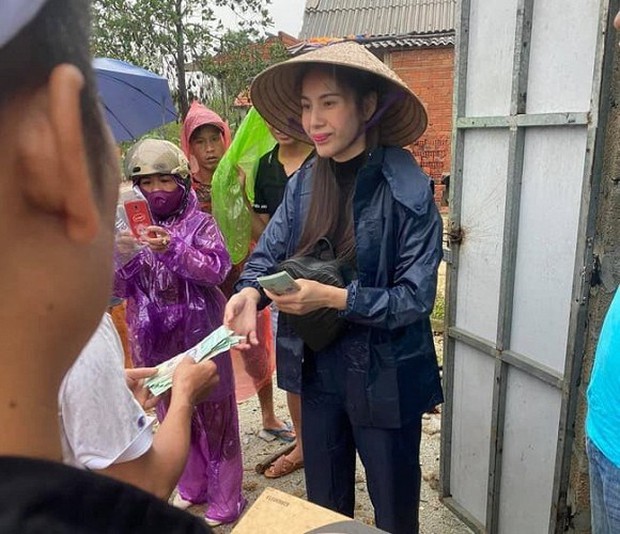 Dàn nghệ sĩ rung chuyển Vbiz năm 2020: Trấn Thành - Thủy Tiên truyền cảm hứng, Quang Đăng lên hẳn HBO vì gây bão tầm cỡ thế giới - Ảnh 10. Dàn nghệ sĩ rung chuyển Vbiz năm 2020: Trấn Thành - Thủy Tiên truyền cảm hứng, Quang Đăng lên hẳn HBO vì gây bão tầm cỡ thế giới - Ảnh 10.