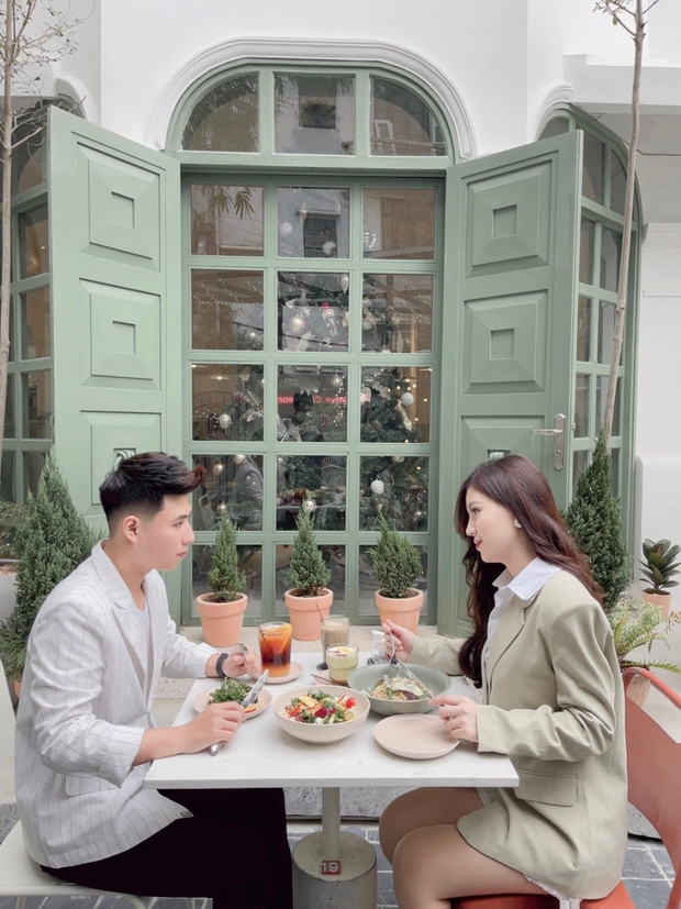 Khách đến Gather của Đào Chi Anh chụp ảnh sống ảo bị nhân viên doạ phạt 800k vì tưởng chụp lookbook, đại diện của quán nói gì? - Ảnh 3. Khách đến Gather của Đào Chi Anh chụp ảnh sống ảo bị nhân viên doạ phạt 800k vì tưởng chụp lookbook, đại diện của quán nói gì? - Ảnh 3.