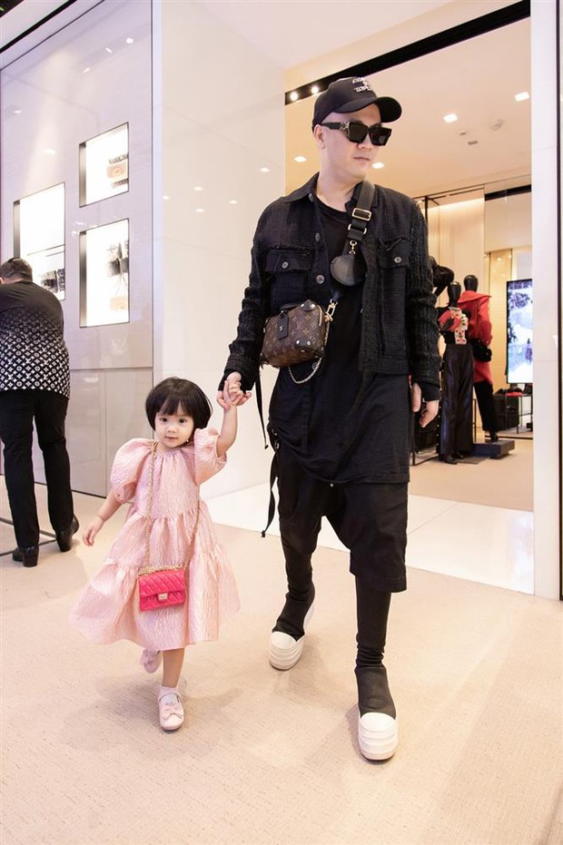 Từng bị Ngọc Trinh mỉa mai có một túi Birkin mang 1000 lần, ít ai biết Đỗ Mạnh Cường lại có khối tài sản khủng thế này! - Ảnh 6. Từng bị Ngọc Trinh mỉa mai có một túi Birkin mang 1000 lần, ít ai biết Đỗ Mạnh Cường lại có khối tài sản khủng thế này! - Ảnh 6.