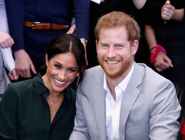 Sắp hết 1 năm thử nghiệm và mất cơ hội trở về, vợ chồng Meghan Markle bất ngờ có động thái “làm lành” với Hoàng gia Anh gây xôn xao dư luận - Ảnh 1. Sắp hết 1 năm thử nghiệm và mất cơ hội trở về, vợ chồng Meghan Markle bất ngờ có động thái “làm lành” với Hoàng gia Anh gây xôn xao dư luận - Ảnh 1.