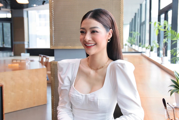 Á hậu Kiều Loan gây choáng khi khoe ảnh vòng 1 o ép, căng tròn đến lạ giữa nghi vấn “dao kéo” - Ảnh 5. Á hậu Kiều Loan gây choáng khi khoe ảnh vòng 1 o ép, căng tròn đến lạ giữa nghi vấn “dao kéo” - Ảnh 5.