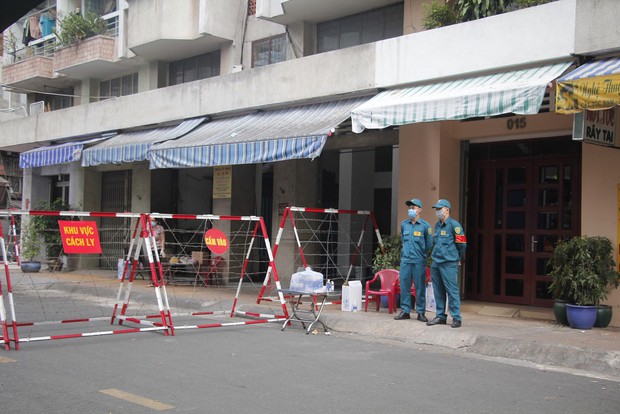 Còn một trường hợp F1 đi cùng bệnh nhân ở Vĩnh Long chưa thể truy vết, ban đầu xác định có đến quận 9 - Ảnh 2.